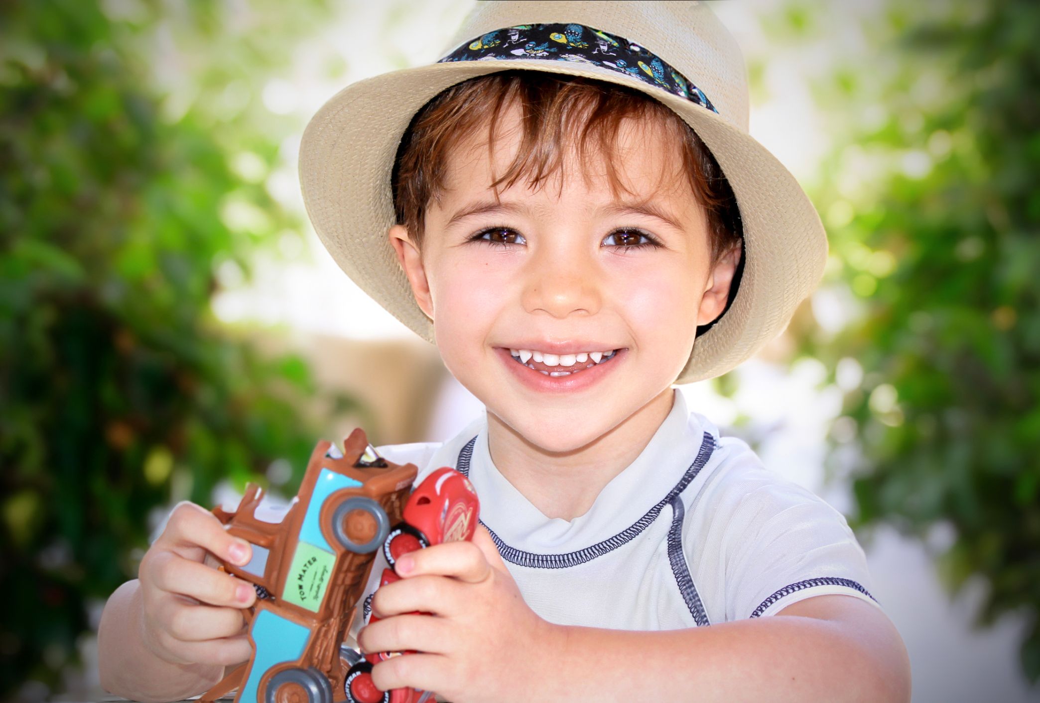 imagen de frente de un card giratoria